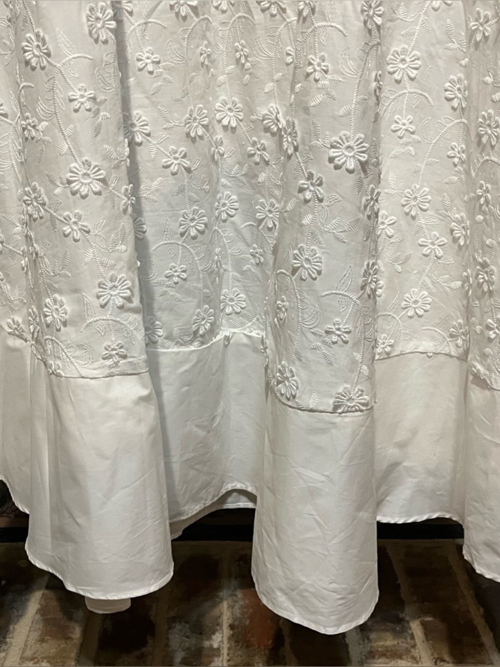 CeCe White Cotton 3D Floral Appliqué Midi Skirt with Pockets Size M - Picture 4 of 9
